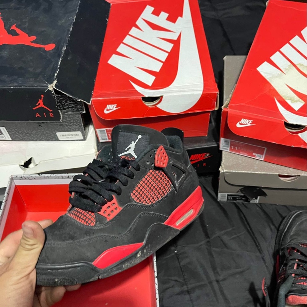 Black and Red retro 4 Air Jordan Sneakers